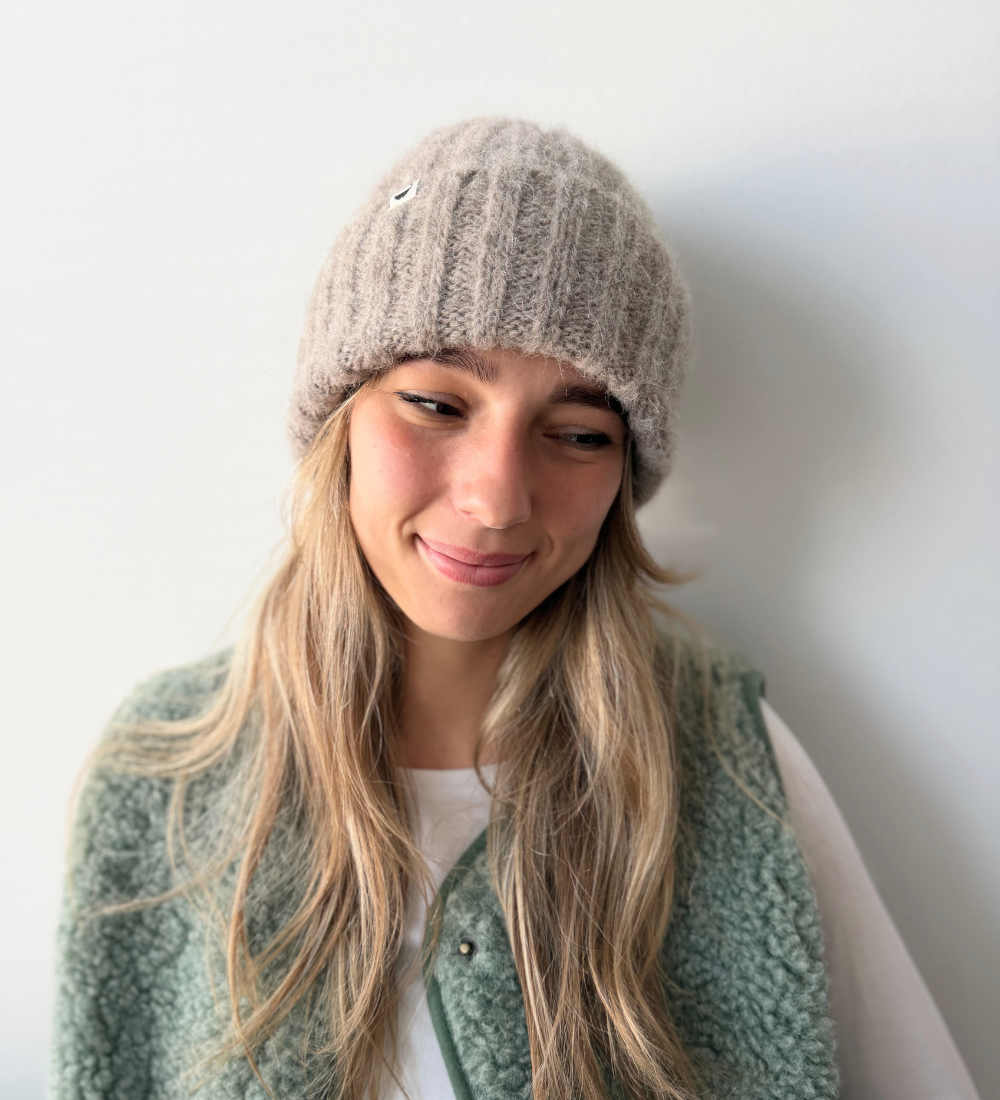 SNUGG Czapka with alpaca wool - beige