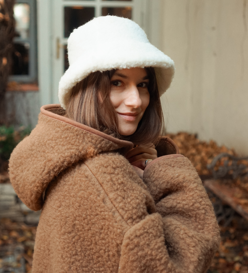 BERGEN Bucket hat z wełny merynosa - ecru