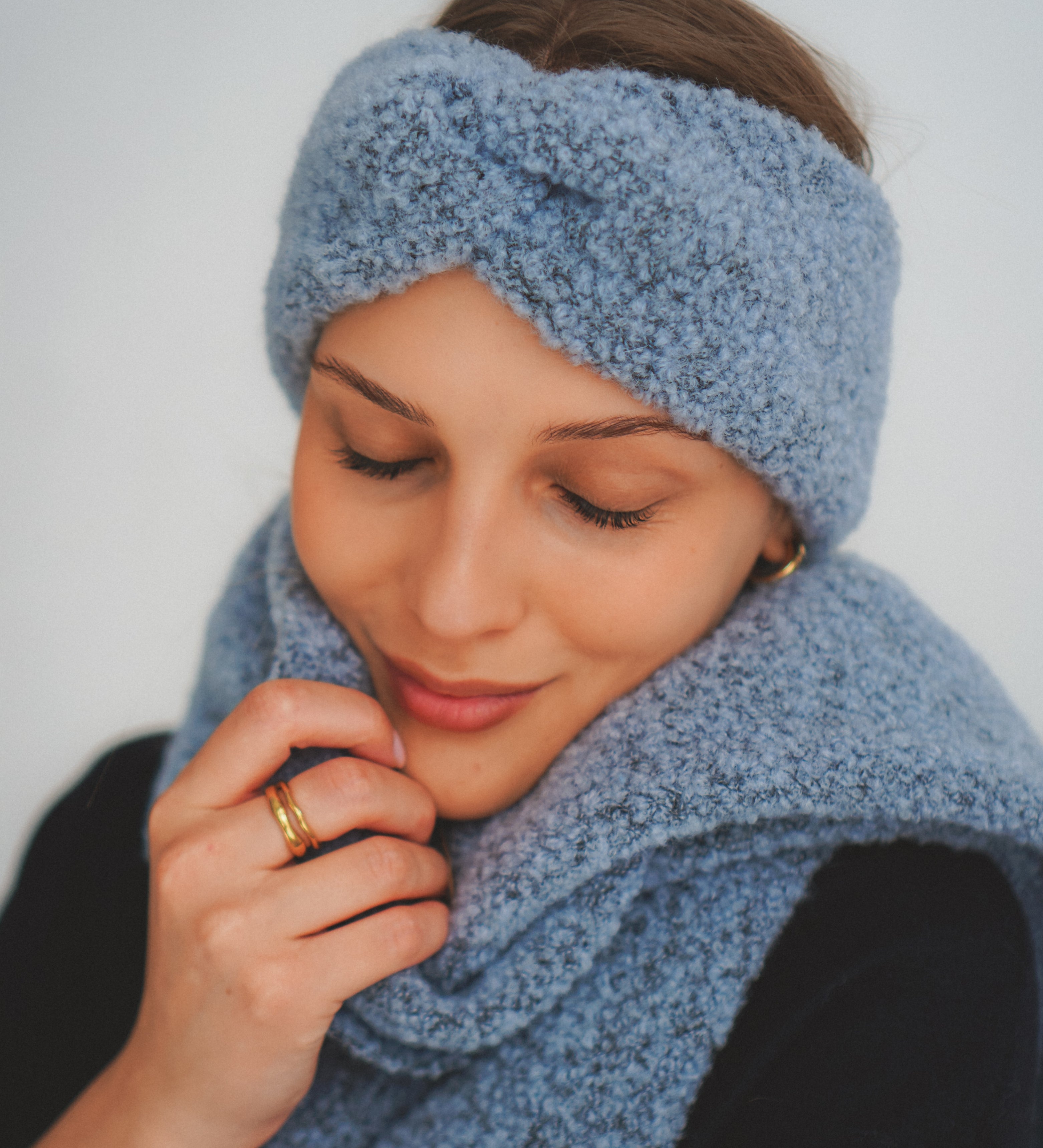 Ciepły komplet boucle z wełną merino – błękitny
