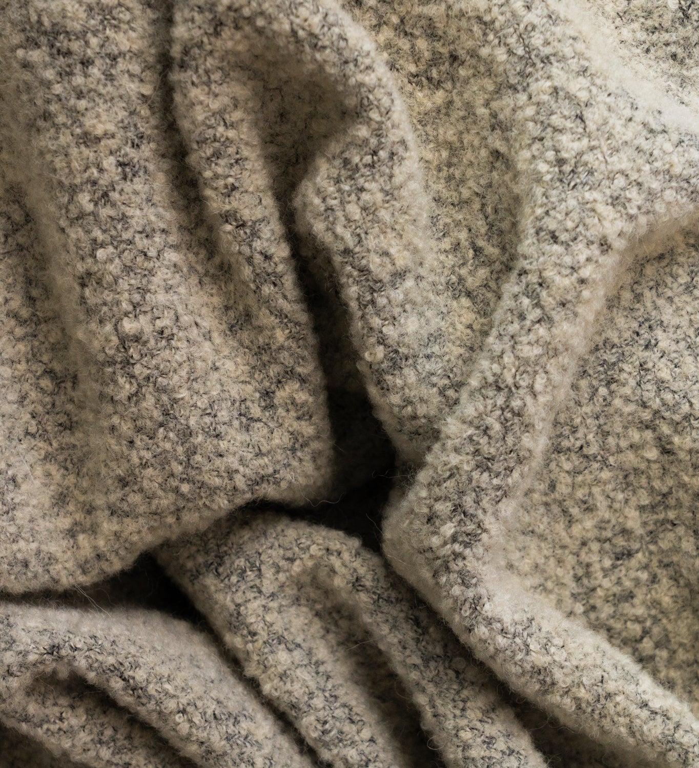 HELIOS Merino boucle blanket with fringe - sage
