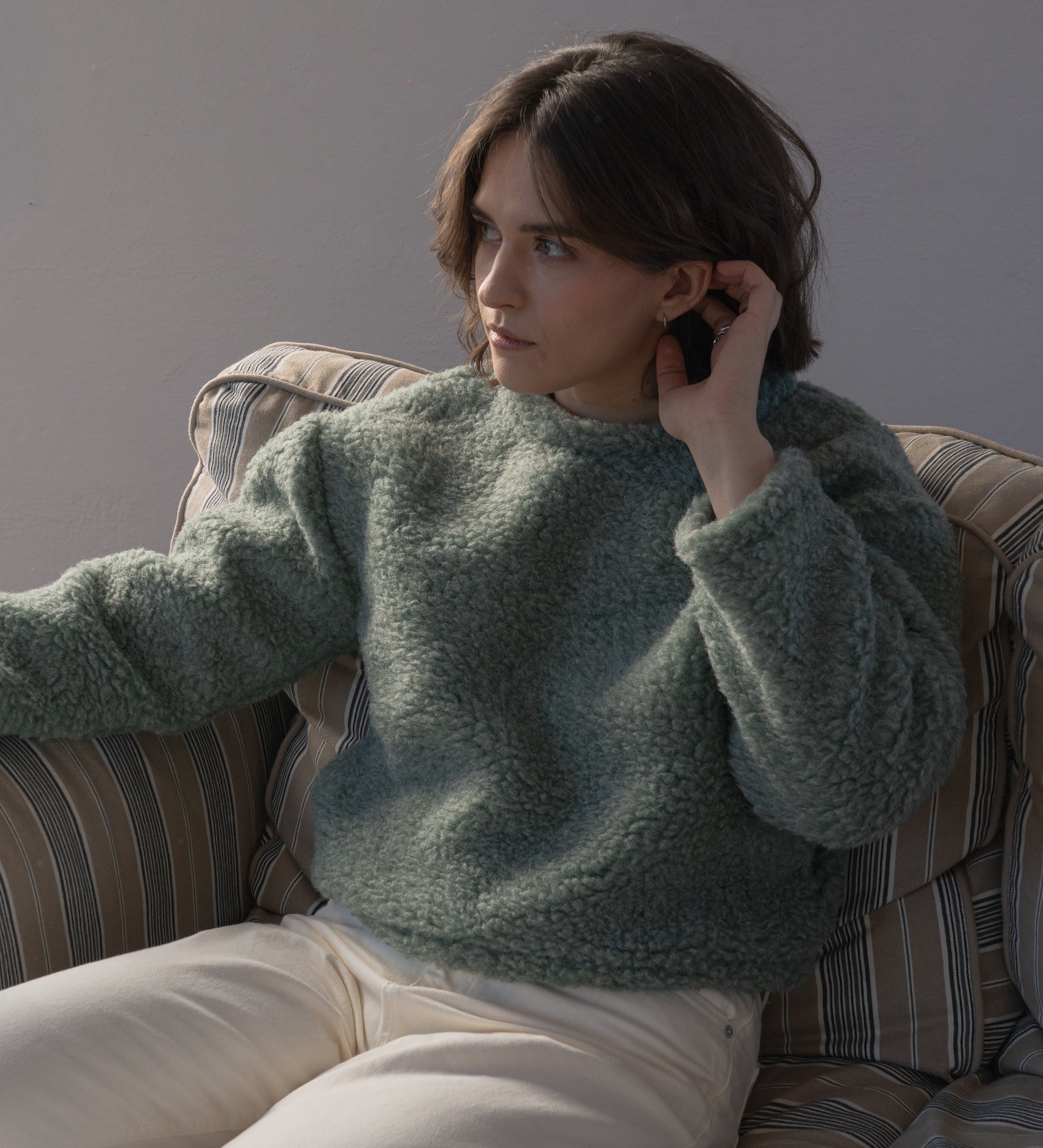 OLI Krótka bluza z baranizowanej wełny z merynosa - leśny mech