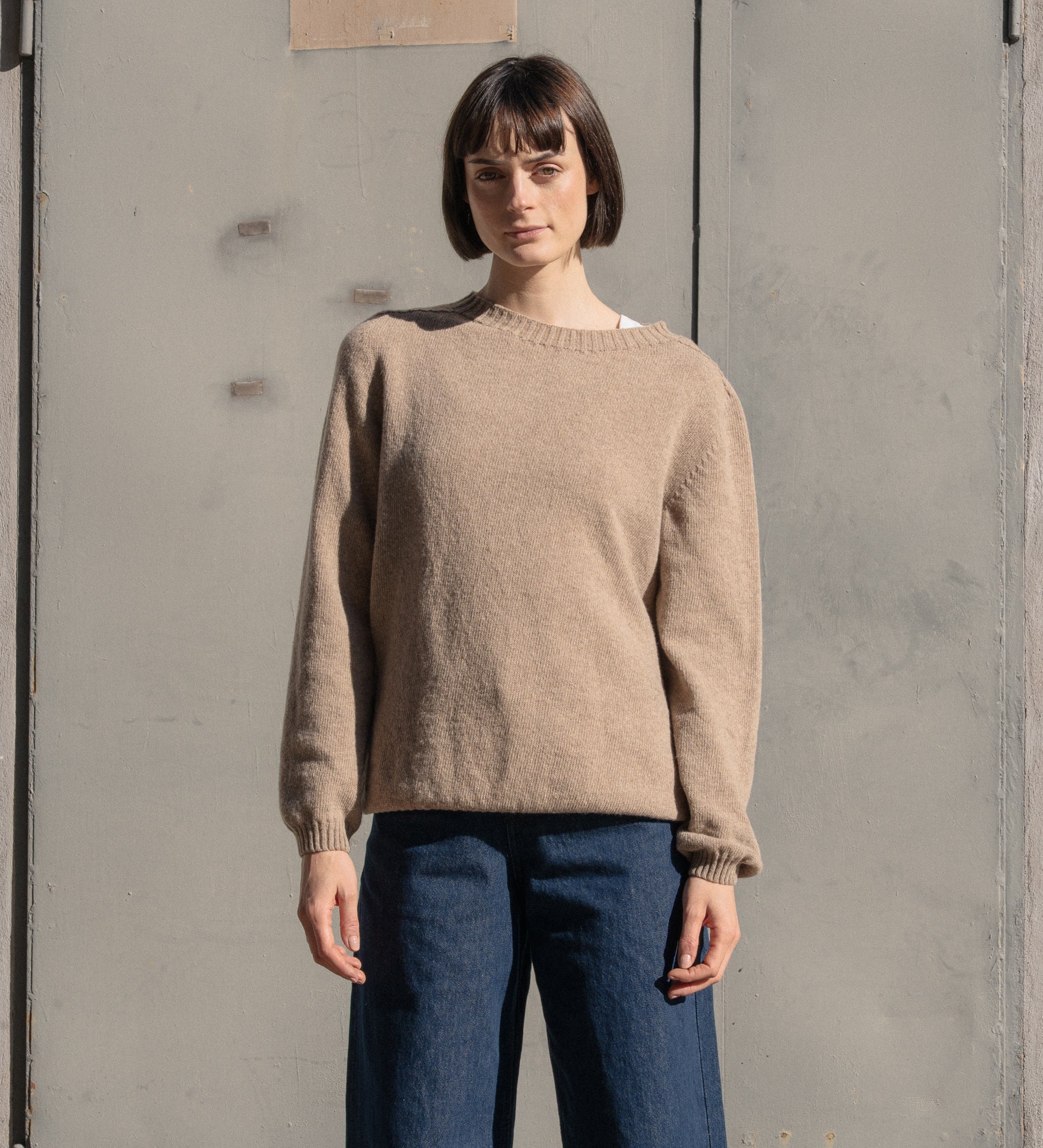 TYRA Klasyczny sweter z wełny merino - jasnobrązowy