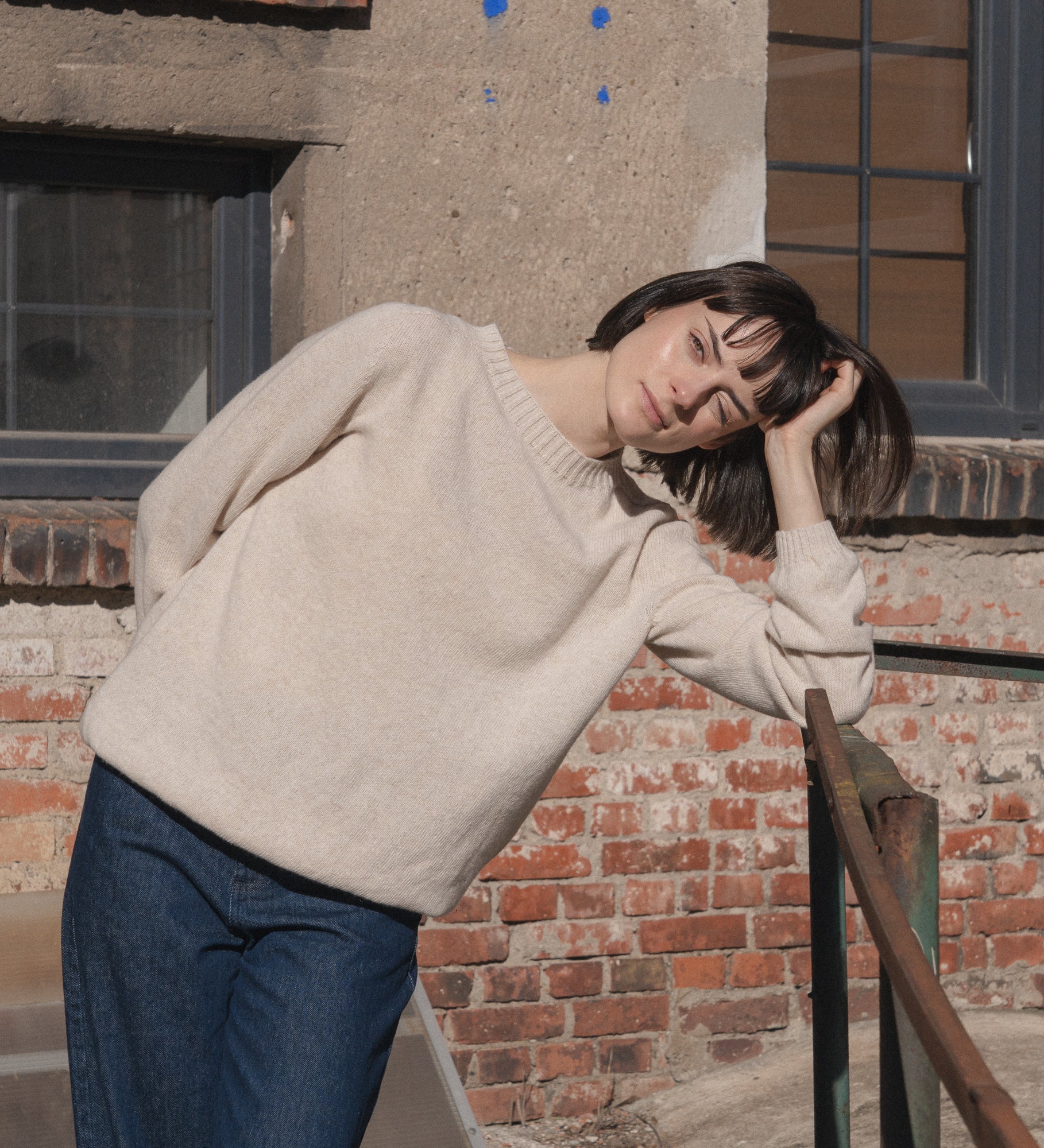 TYRA Klasyczny sweter z wełny merino - jasnobeżowy