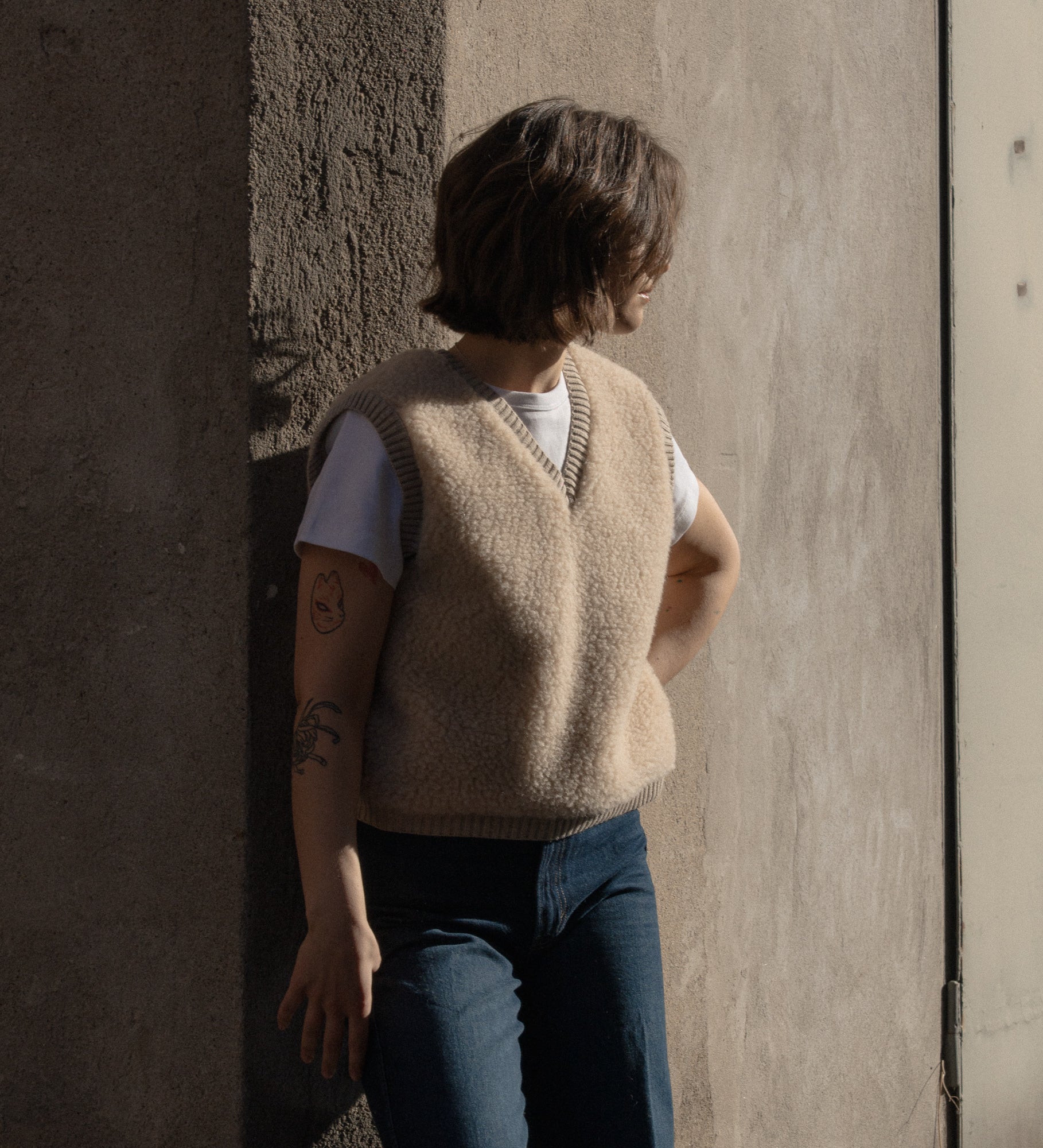 LUNA sleeveless jumper that makes the whole outfit - beige