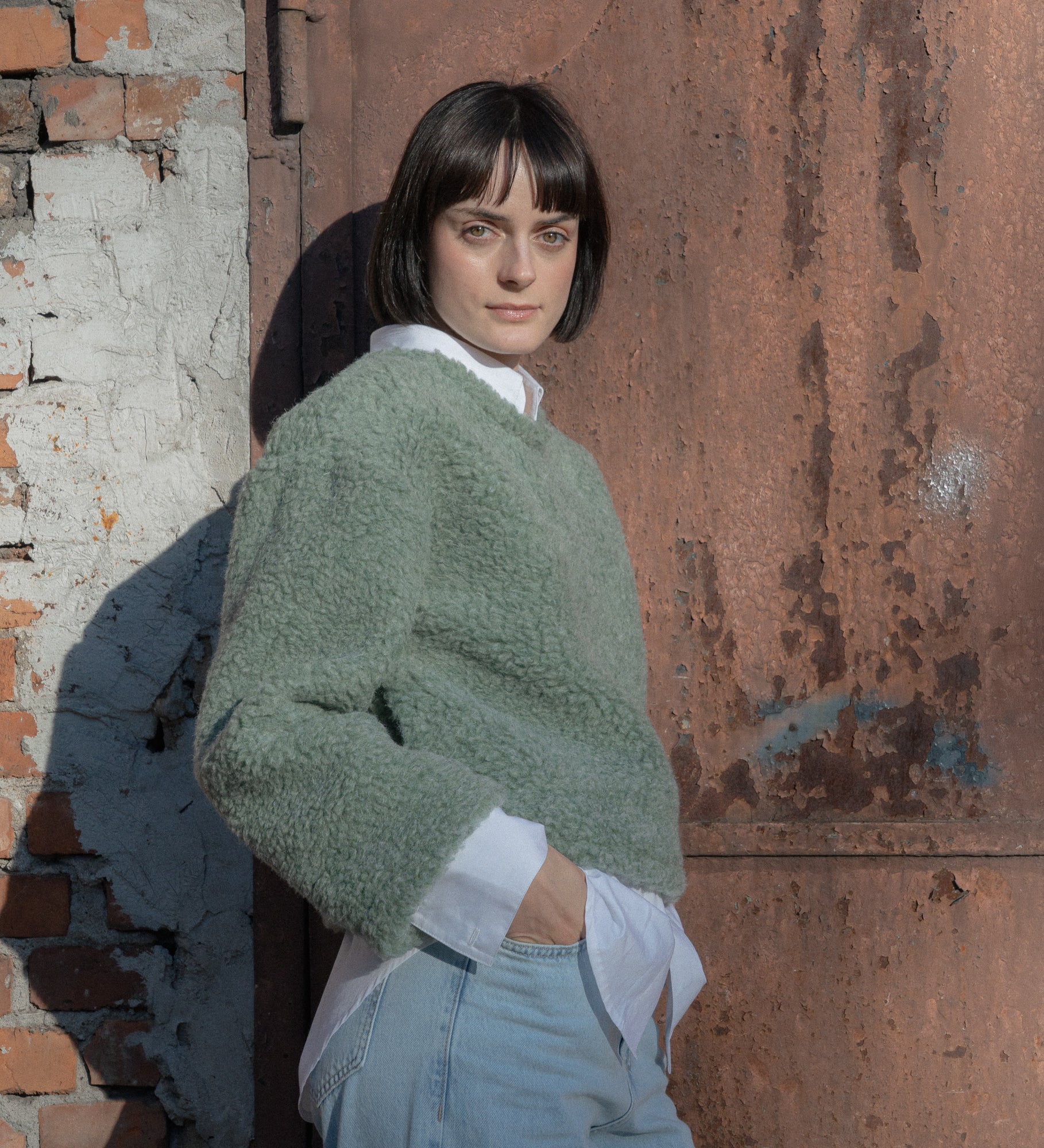 OLI Krótka bluza z baranizowanej wełny z merynosa - leśny mech