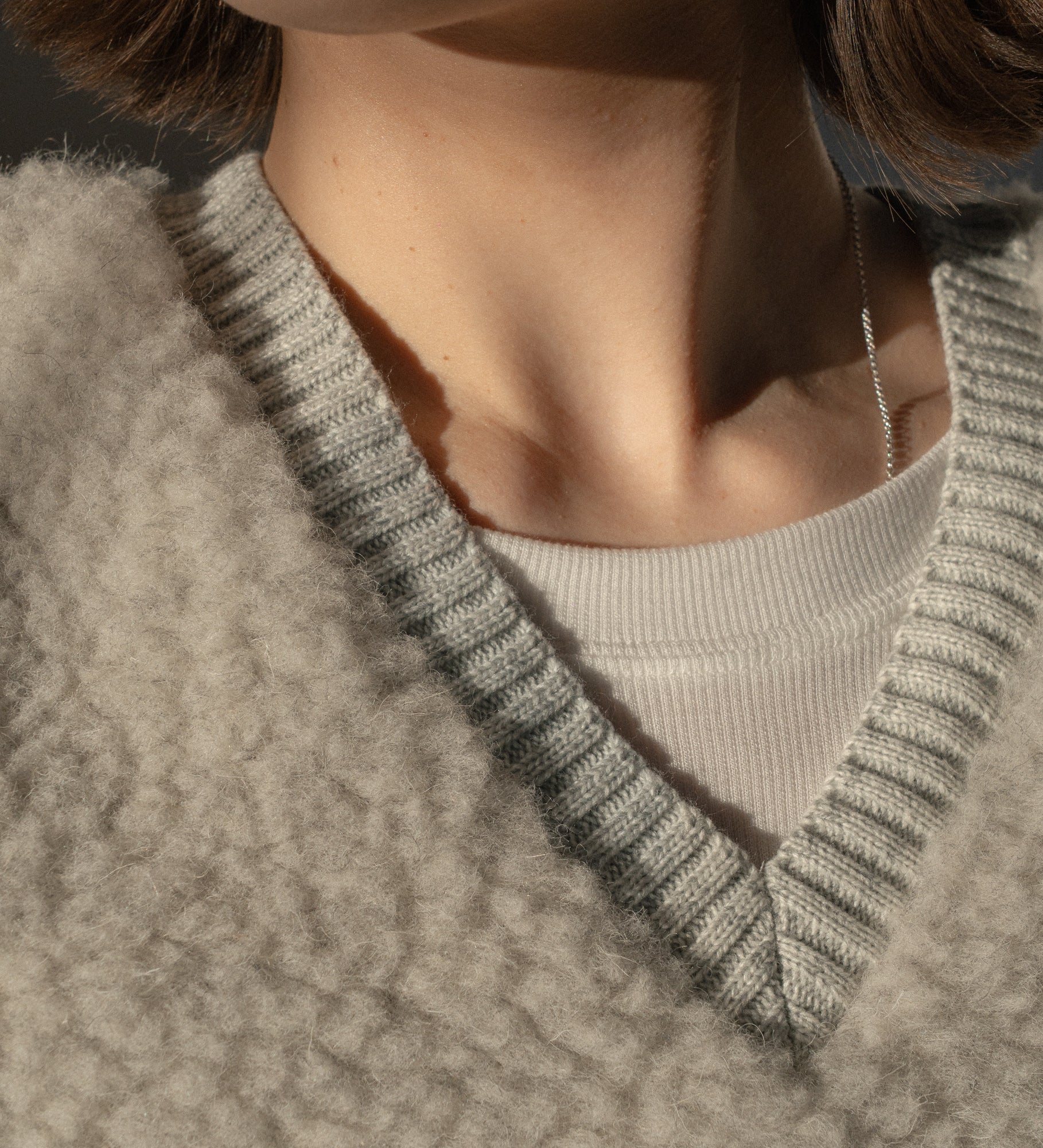 LUNA Kamizelka przez głowę z wełny merino - szara