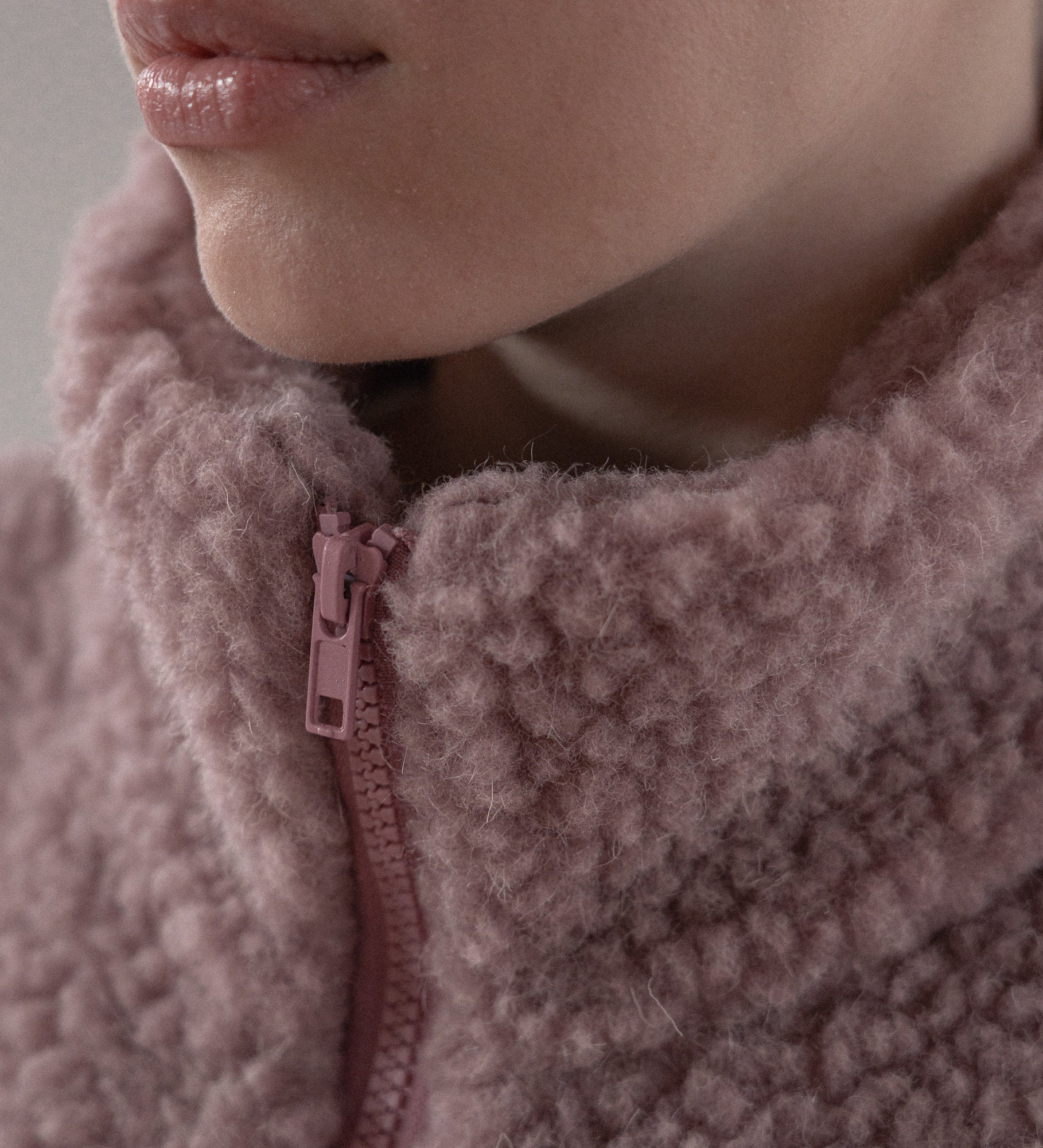 MYRRA Polar sherpa z wełny merino - pudrowy róż