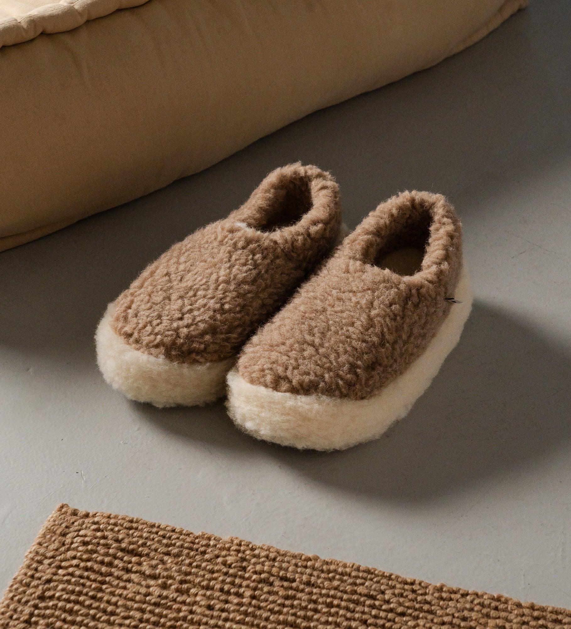 ALMA wool slippers - oak