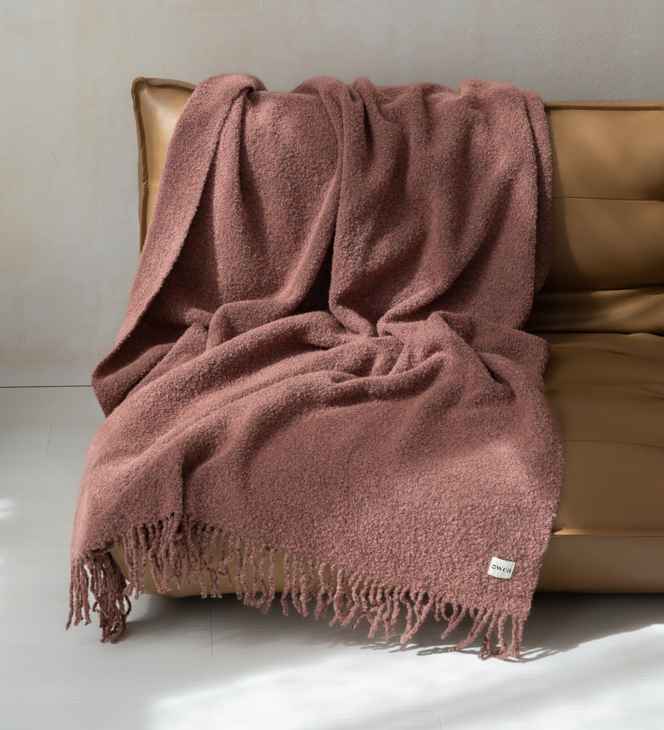 HELIOS Koc z merynosa z frędzlami boucle - palony róż