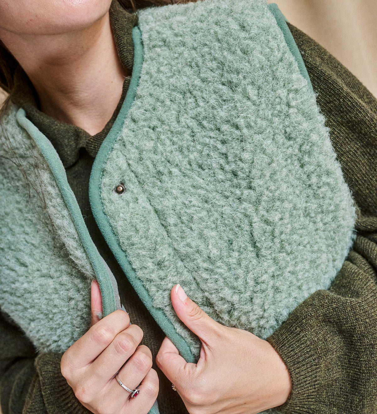 GAJA 2.0 Merino Wool Button-Up gilet with Pockets - Forest Moss