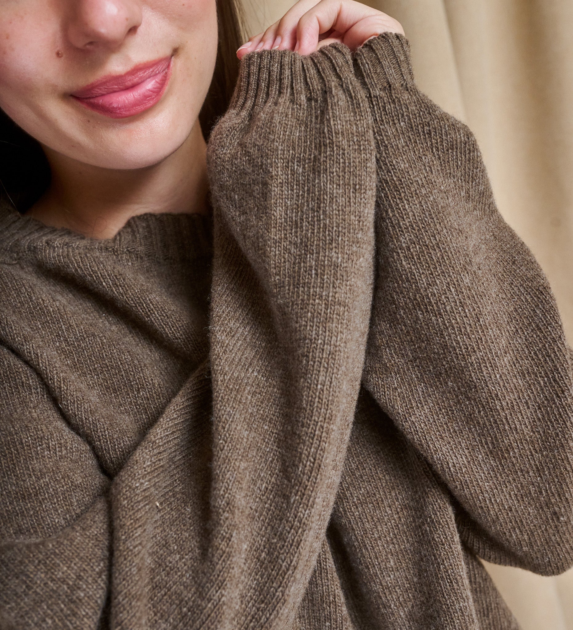 TYRA Klasyczny sweter z wełny merino - kawa zbożowa