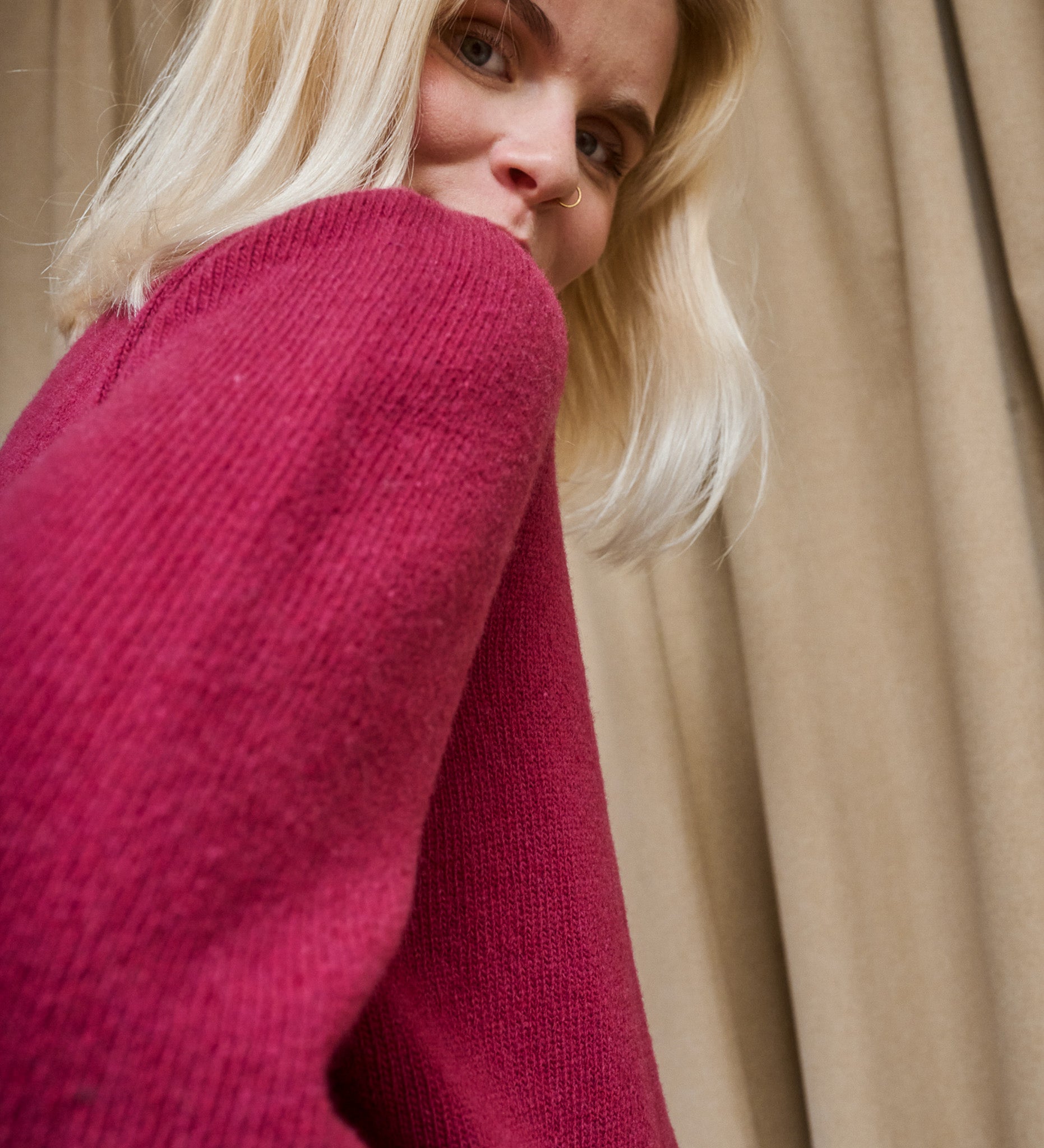 TYRA Klassischer Merinowollpullover - Getrocknete Himbeere