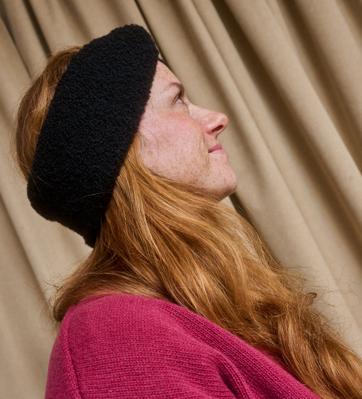 ELLA Stirnband aus Bouclé-Merinowolle – Schwarz