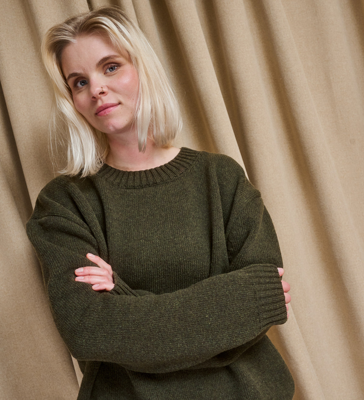 ANEMONE Gruby sweter z wełny merino oversize - leśne runo