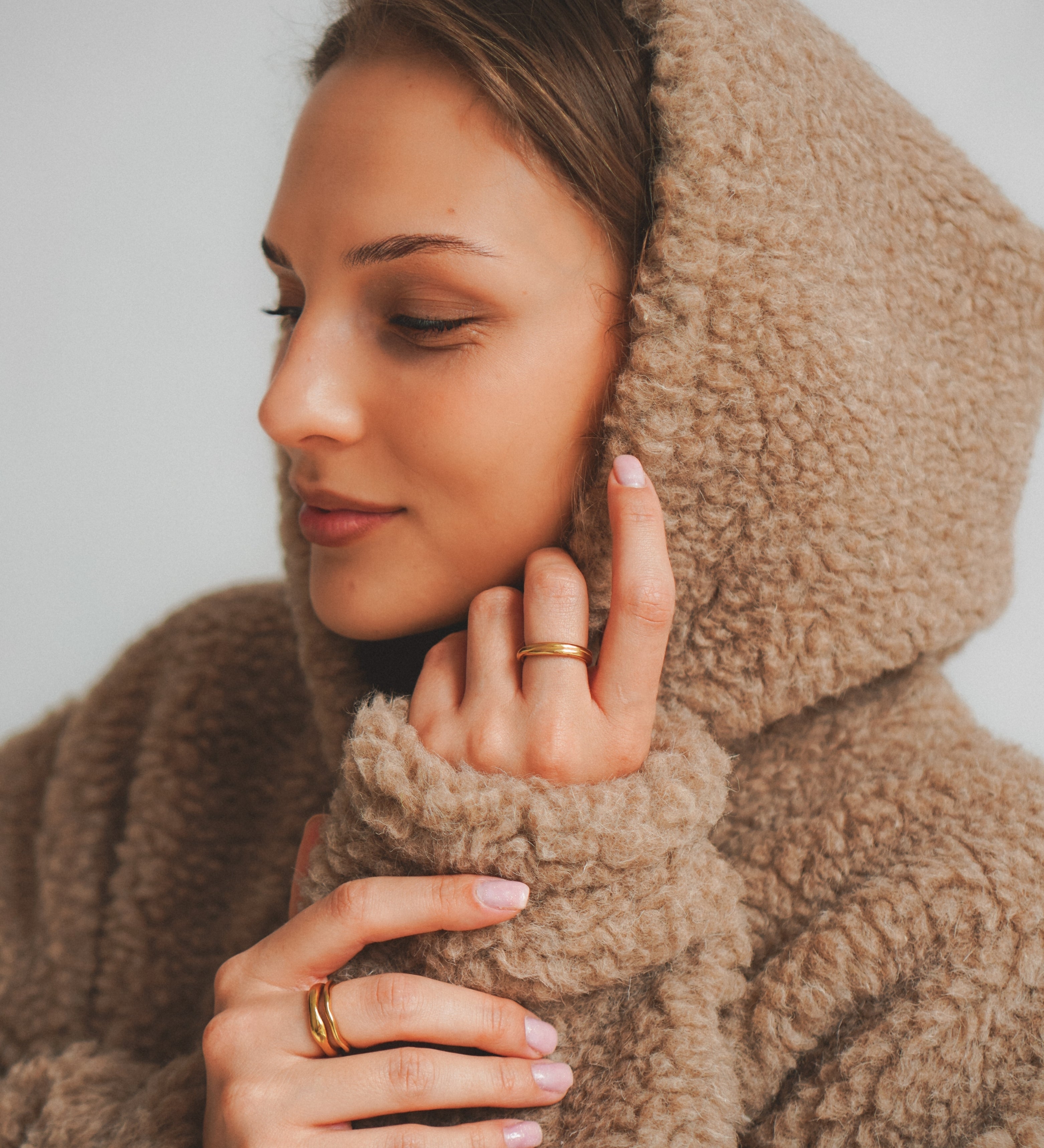 Bluza merino z kapturem w odcieniu dębowym