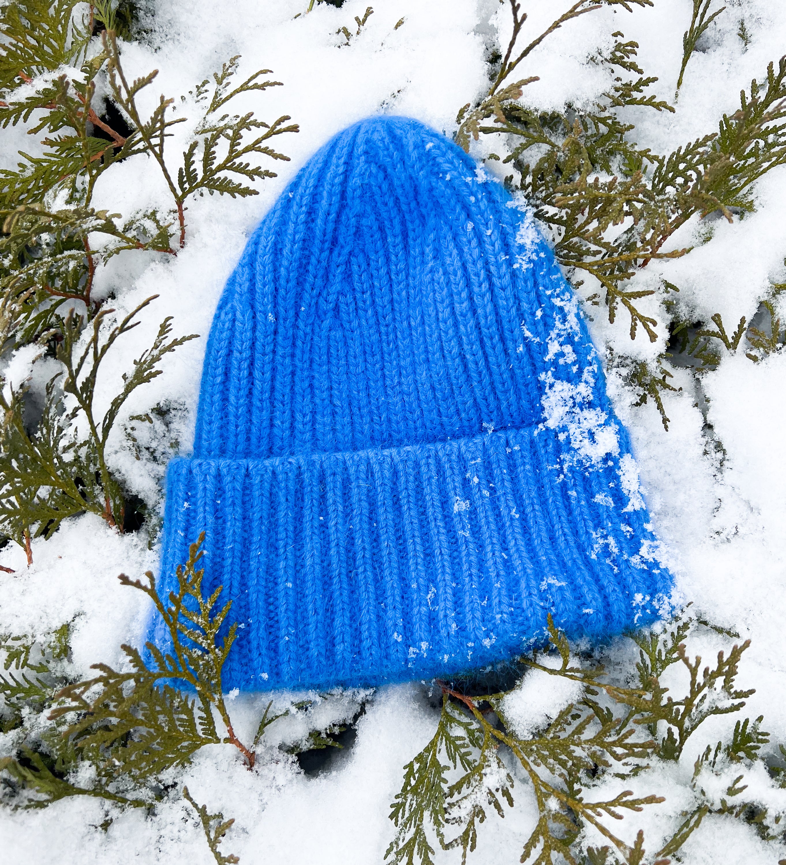 NORA Miękka czapka z angorą - niebieska