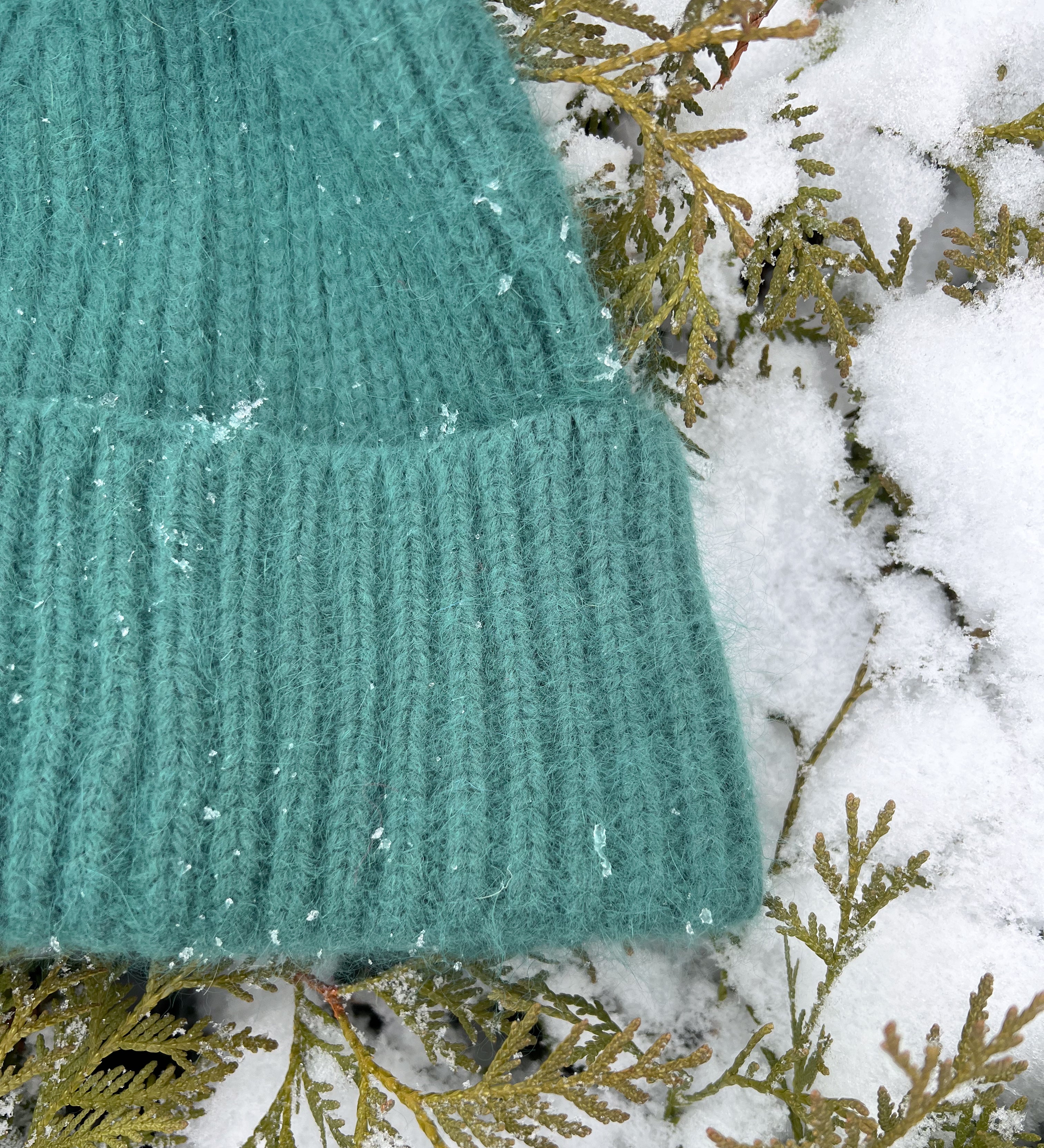 NORA Miękka czapka z angorą - morska zieleń