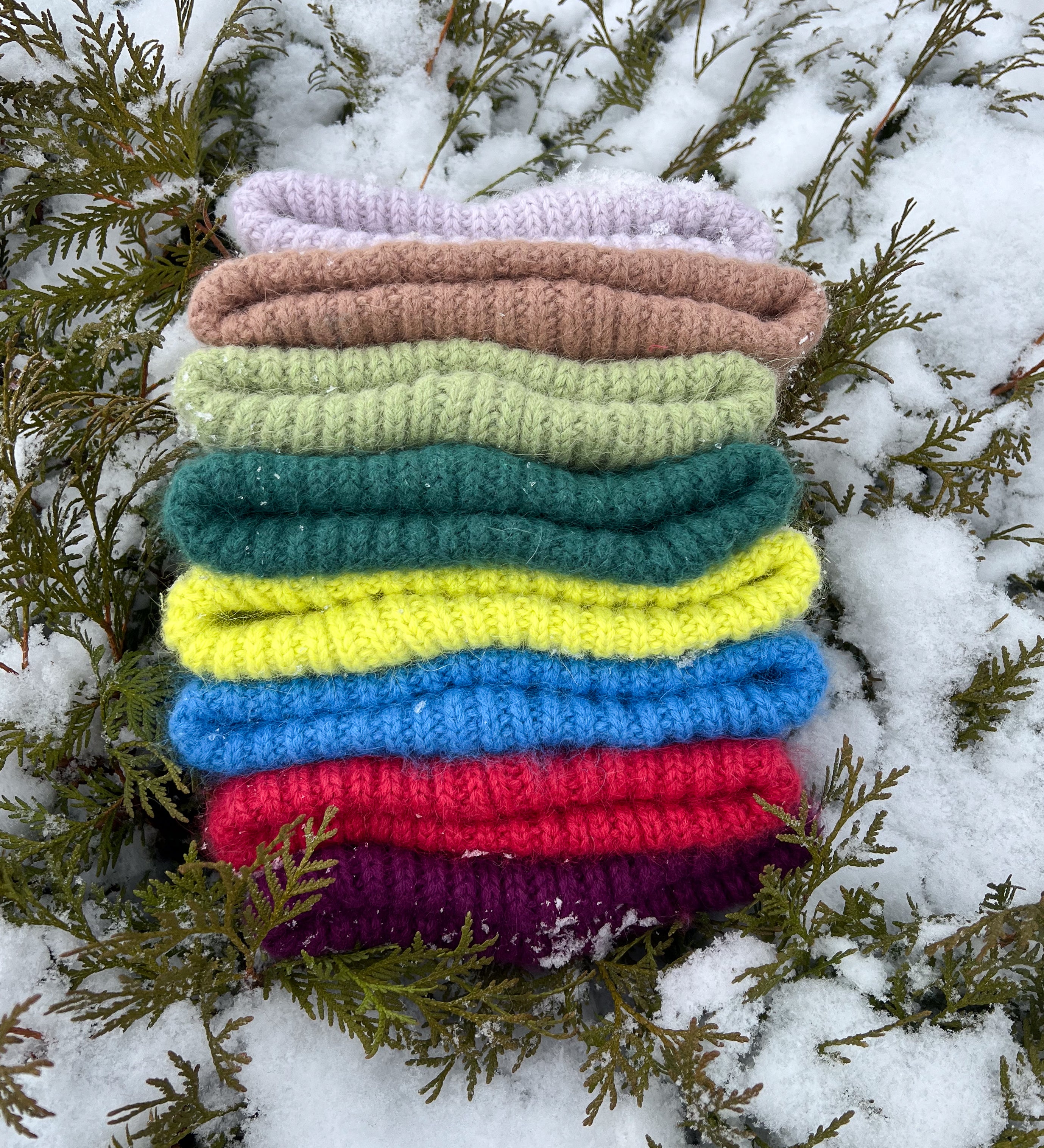 NORA Miękka czapka z angorą - pistacjowa