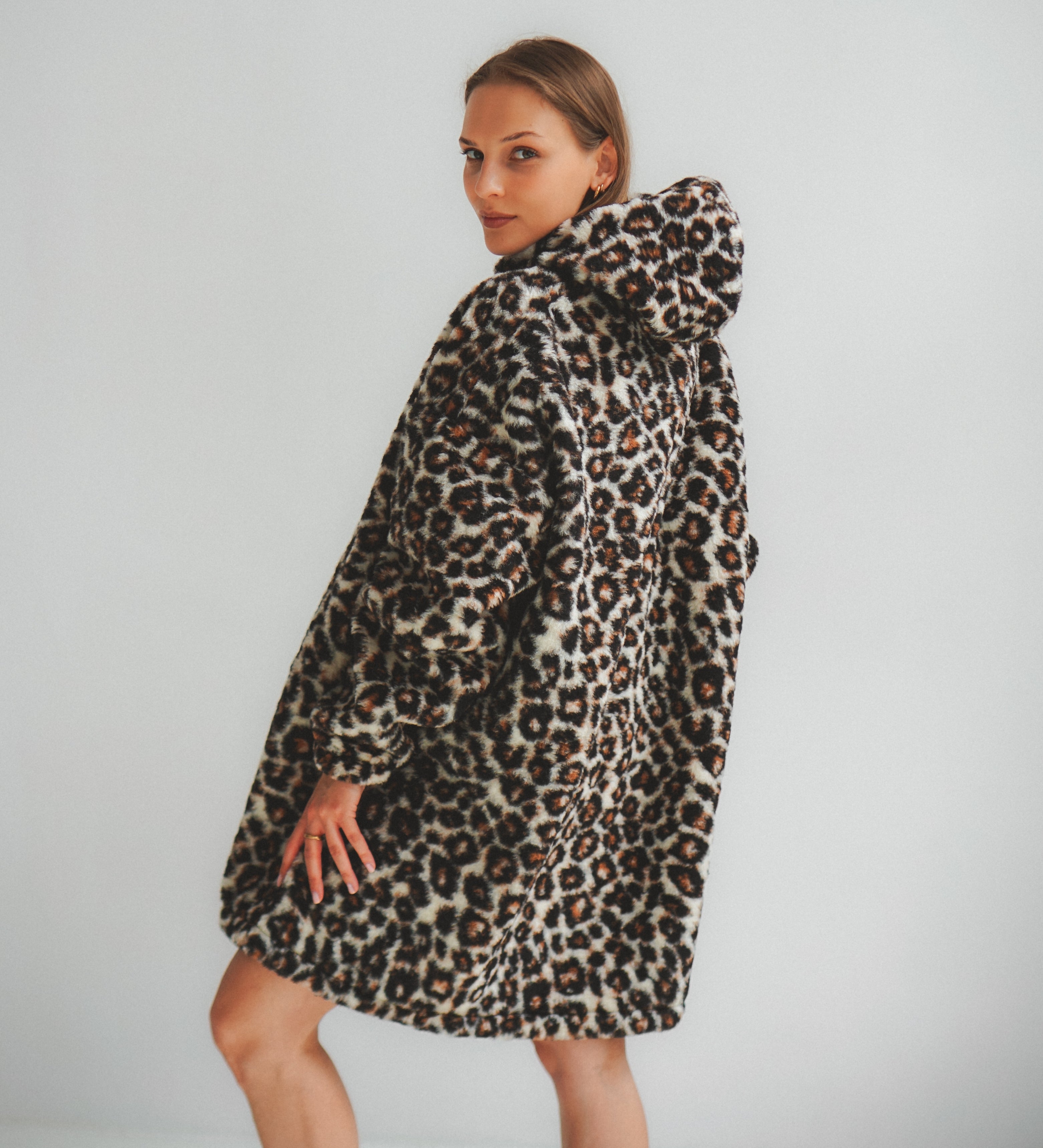 Wełniana, wzorzysta bluza merino w panterke