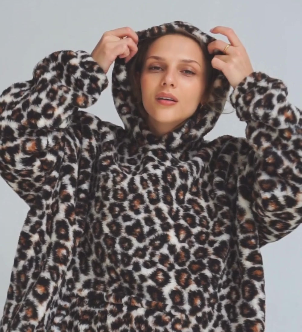 Wełniana bluza z kapturem w panterkę